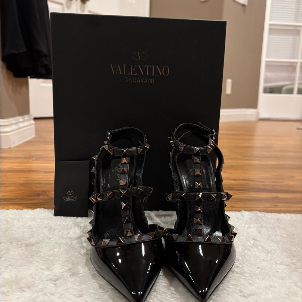 Valentino Garavani Black Rockstud Brand New Heels